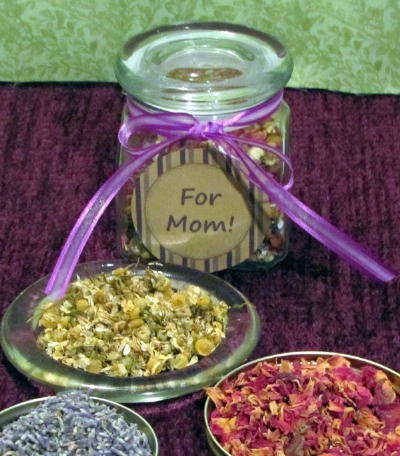 The Many Uses & Benefits of Lavender